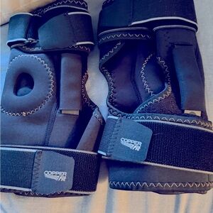 Copper Fit Black Knee Braces